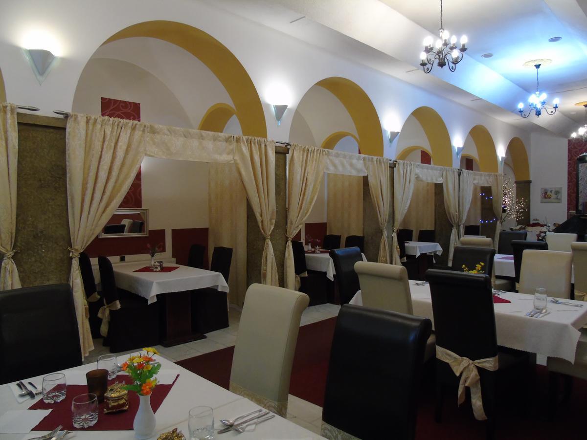 Gl Hotel Trutnov Exterior foto